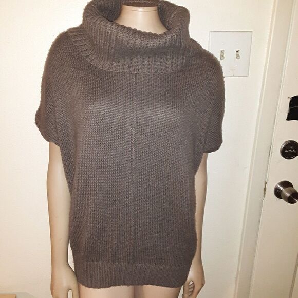 Old Navy, XS, brown Turtle neck, short sleeve swea - Picture 1 of 6